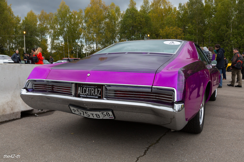 Маленькая девочкая и большие машины Маленькая девочкая и большие машины авто и мото,автомобили,автомобиль,история,машины,Россия,тюнинг