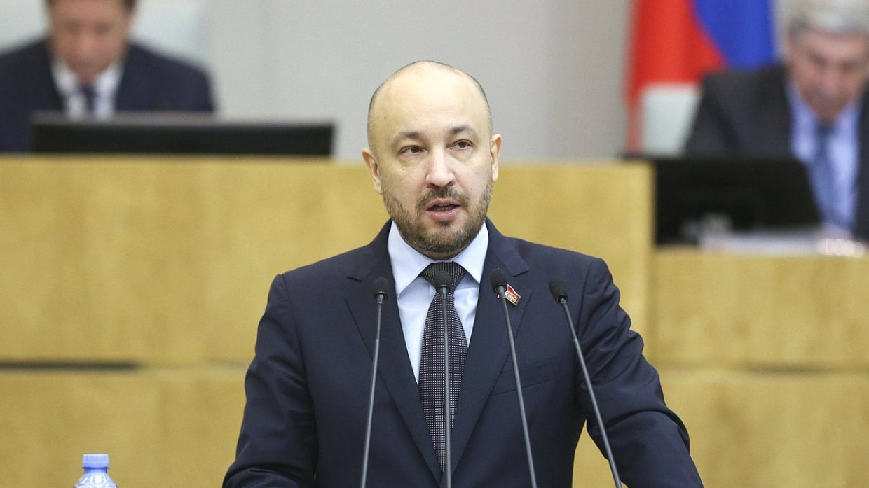 Депутат Михаил Щапов
