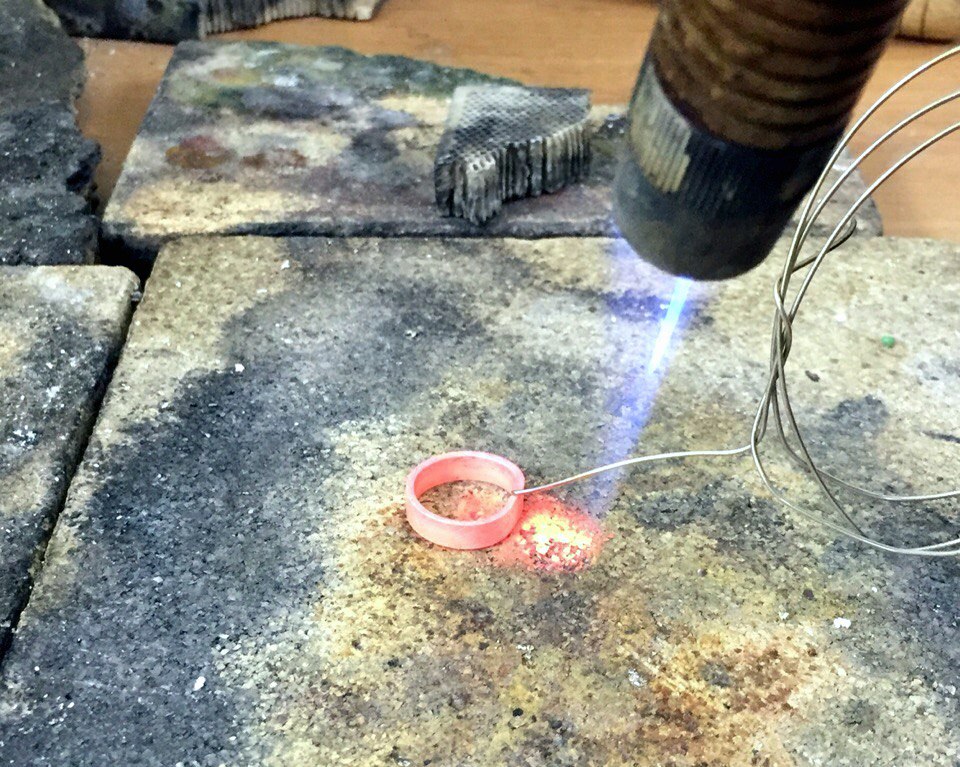 Как делают кольца из серебра