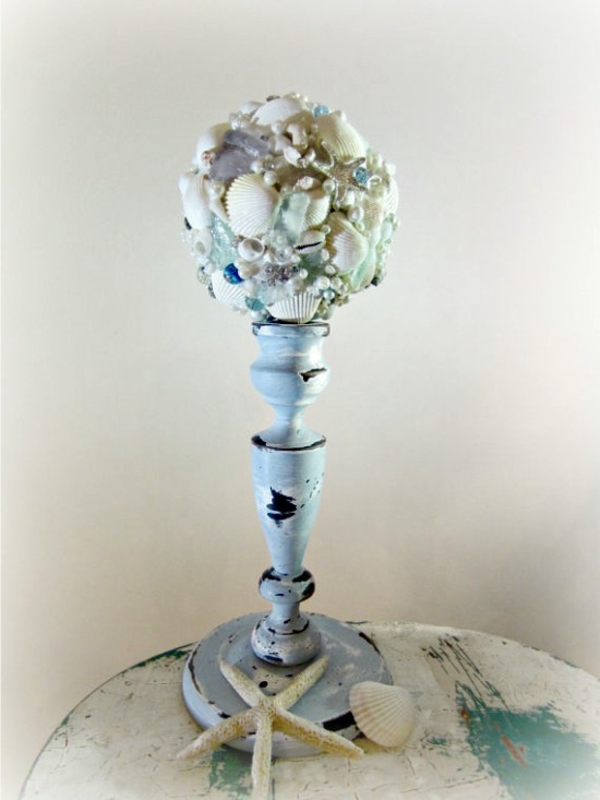 Топиарий из ракушек на подсвечнике