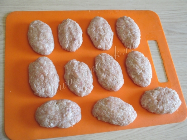 Лепим школьные котлеты