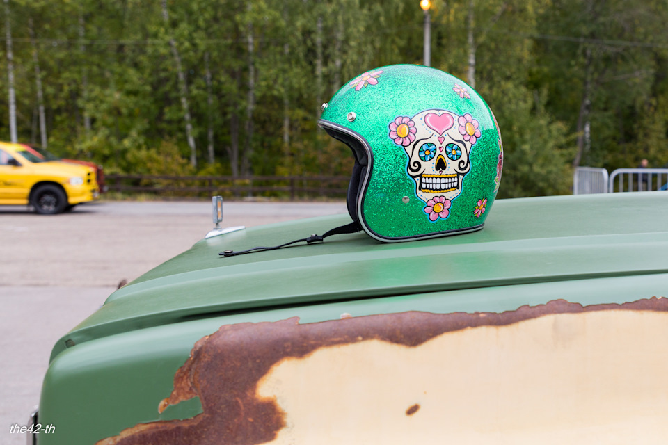 Маленькая девочкая и большие машины Маленькая девочкая и большие машины авто и мото,автомобили,автомобиль,история,машины,Россия,тюнинг