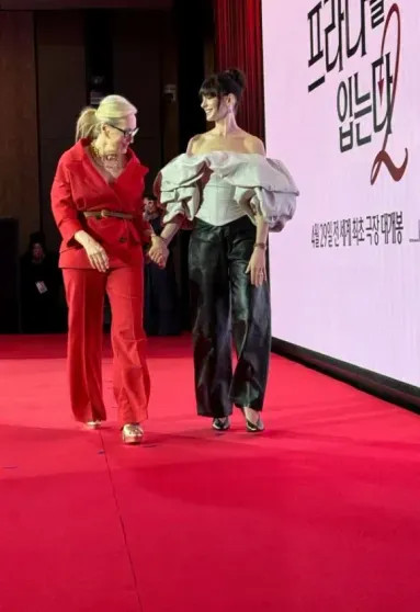 Мэрил Стрип и Энн Хэтэуэй представили фильм 