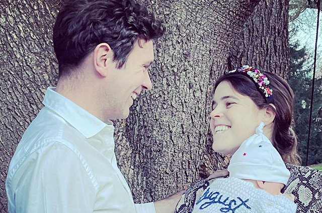 Принцесса Евгения поделилась новыми снимками с сыном в честь своего дня рождения