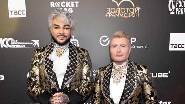 Басков и Киркоров, Лолита и Ёлка: звезды блеснули одинаковыми нарядами на юбилейном шоу «Русского Радио» - свежие новости на Toplenta по теме Лариса долина