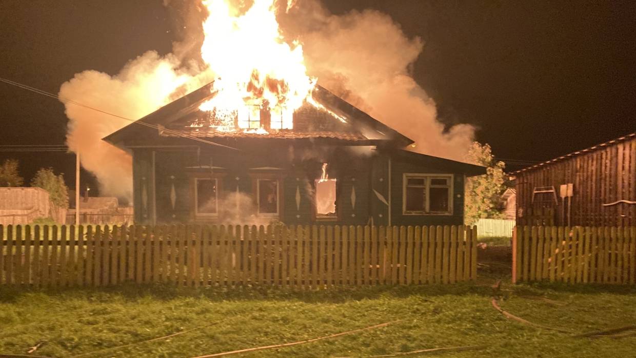 Сотрудник МЧС спас из огня мужчину во Владимирской области