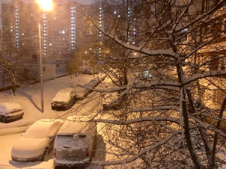 Снег в москве вчера