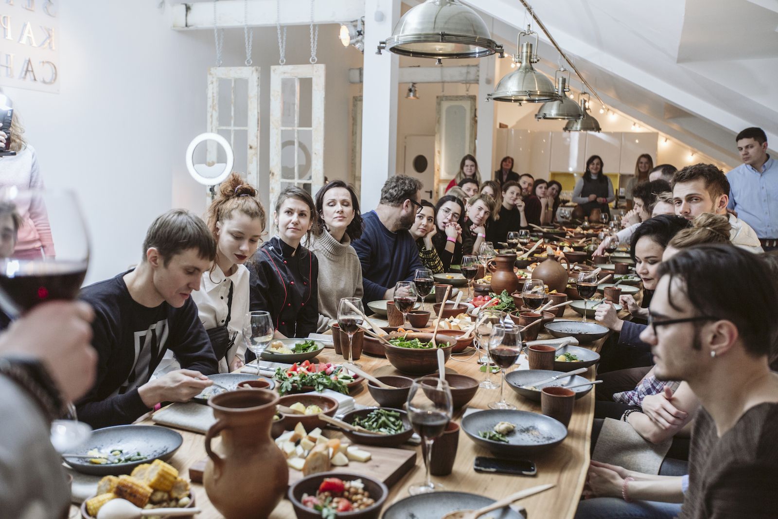 Зеркало карлоса сантоса спектакль иммерсивный. Иммерсивное шоу "зеркало карлоса сантоса" (россия, москва). Иммерсивный спектакль карлоса сантоса. Иммерсивное шоу зеркало карлоса сантоса. Иммерсивное шоу зеркало карлоса.