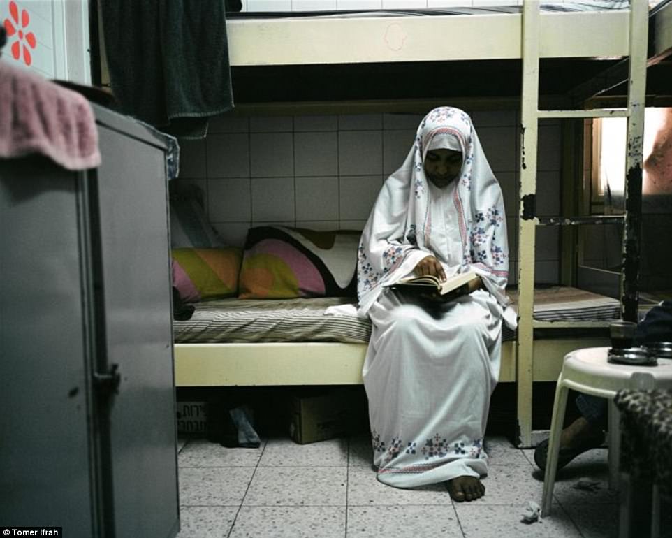 Фотографии заключенных израильской женской тюрьмы «Неве-Тирца» женщины,израиль,общество,преступники,тюрьма,фотопроект