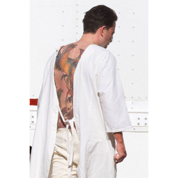 1456594288 affleck back tattoo Дженнифер Лопес раскритиковала татуировку Бена Аффлека