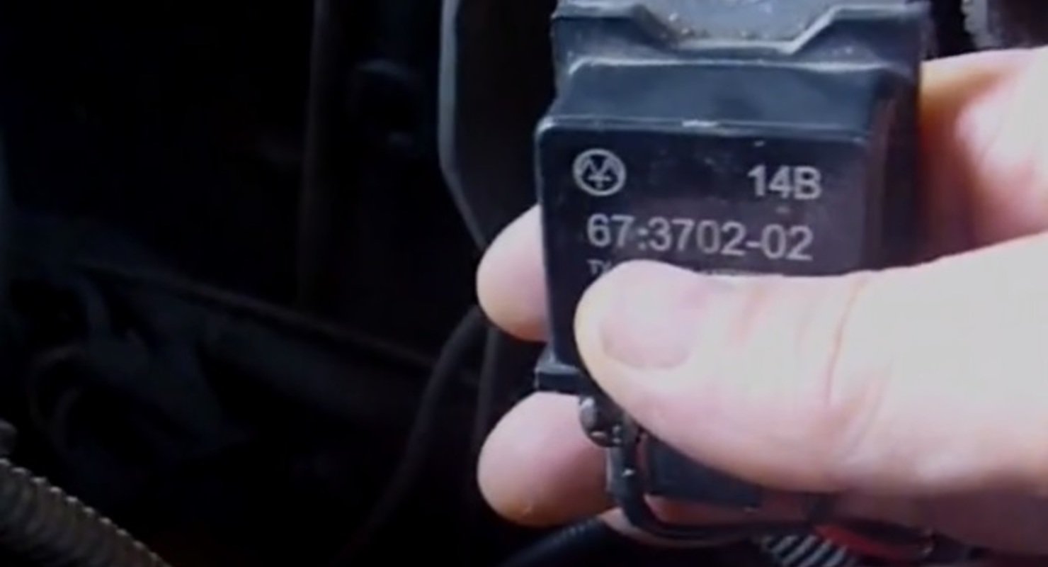 Лайфхак — как быстро зарядить аккумулятор, прямо на автомобиле без зарядного