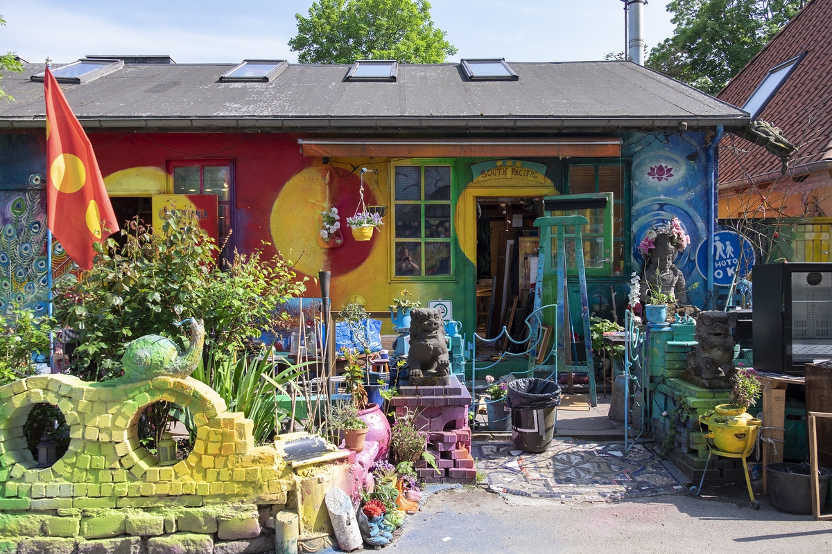 Шпионские фото из непризнанной страны Западной Европы 