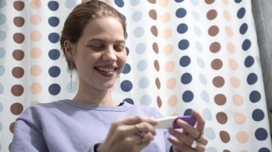 Как правильно делать тест на беременность, чтобы он не ошибся: инструкция гинеколога