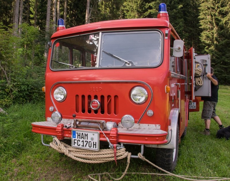 Jeep Forward Control — "Буханка" из США на службе в швейцарской пожарке 