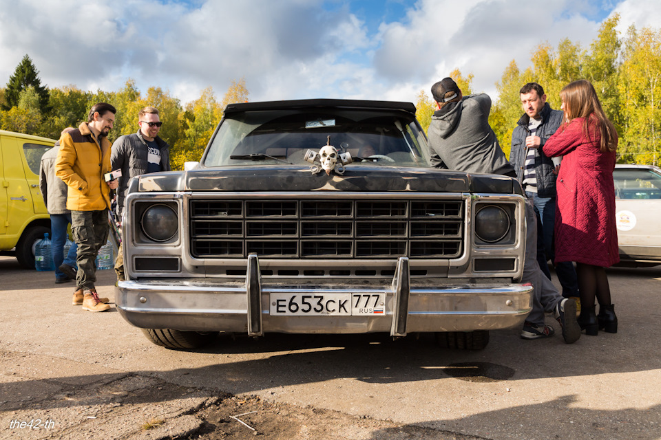 Маленькая девочкая и большие машины Маленькая девочкая и большие машины авто и мото,автомобили,автомобиль,история,машины,Россия,тюнинг