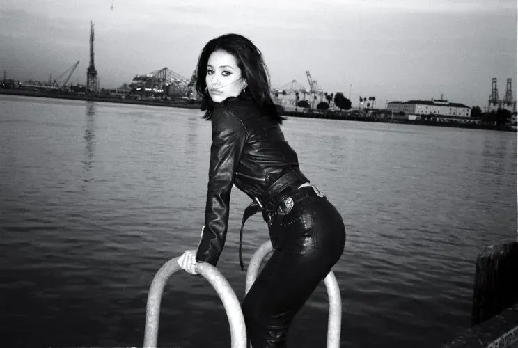 В сети обсуждают резко изменившуюся внешность звезды сериала 