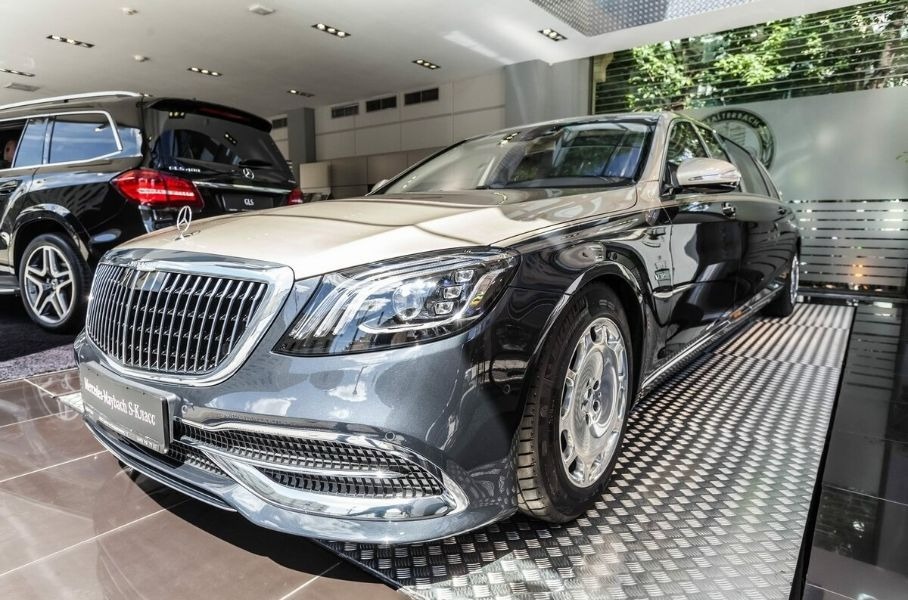 В России продают рекордно дорогой Mercedes-Maybach Pullman S 650 Новости