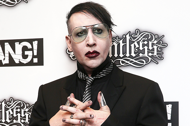 Мэрилин Мэнсон решил сдаться полиции из-за обвинений в нападении Мэрилин Мэнсон решил сдаться полиции из-за обвинений в нападении Новости