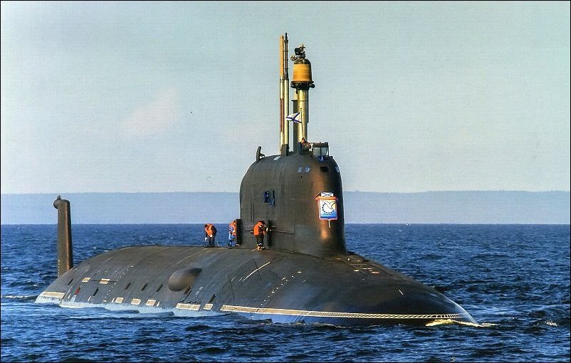 "Россия может иметь свои самые мощные и тихие атомные ударные подводные лодки для постоянного патрулирования у любого побережья США в ближайшие два года", заявил глава Северного командования ВМС США-4