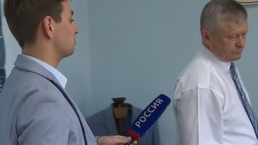 Пушков призвал избившего журналиста чиновника из Хакасии уйти в отставку