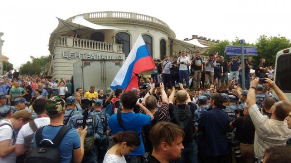 Вечно недовольные либералы выпустили пар на митинге в Москве, согласованном властями