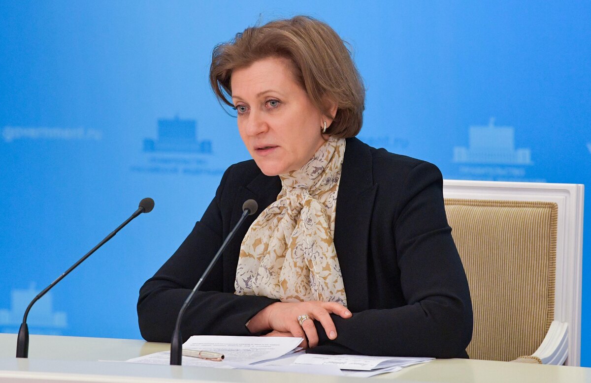 Так могла воскликнуть Анна Попова, Глава Роспотребнадзора, записанная, как разработчик "ЭпиВакКороны", самой эффективной, так было заявлено, вакцины от ковида, а там глядишь и на голове настоящая...-3