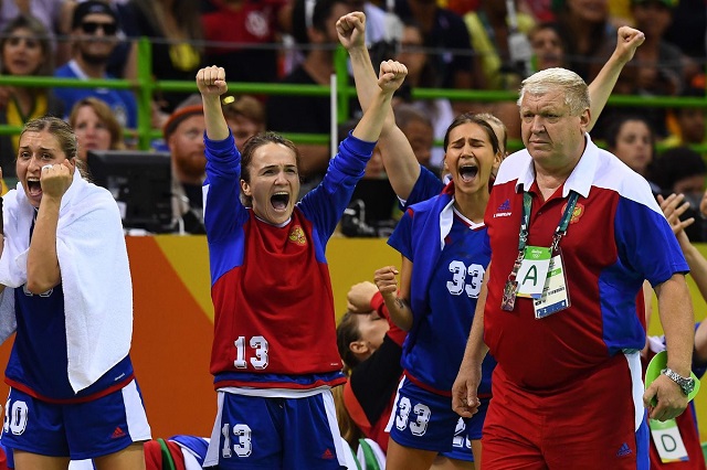 02 Гандбол Евгений Трефилов на Олимпиаде в Рио, где наша команда стала Олимпийским чемпионом Фото - Reuters.jpg