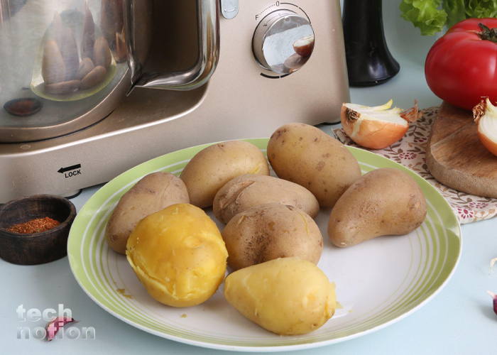 Картофель очистить / Изображение: дзен-канал technotion