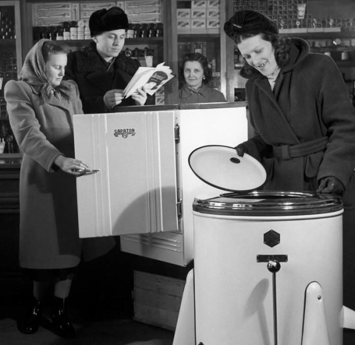 Первые стиральные машины появились в СССР в середине прошлого столетия и были доступны не многим / Фото: vm.ru