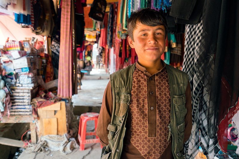 Дружелюбный продавец в Эшкашиме Ваханский коридор, афганистан, вид, горы, природа, путешествие, фотомир