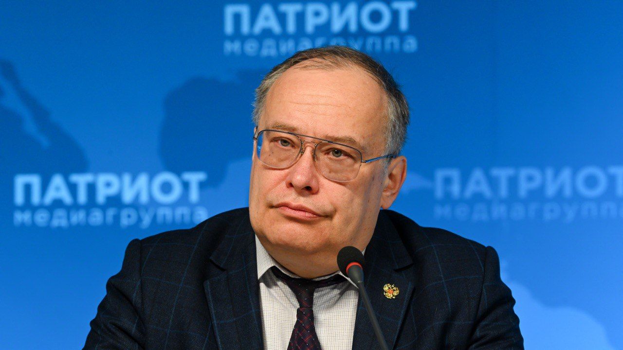 Политолог Межевич объяснил, почему Швейцария не стала поддерживать Киев оружием