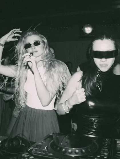 Аглая Тарасова с экс-бойфрендом Антоном Филипенко и его новой девушкой, Ольга Сутулова, Сергей Жуков с женой и дочерью посетили вечеринку в Москве Григорий, Гухман, Филипенко, Аглая, Енакаева, Чехов, Ксения, Игорь, Жуков, Тарасова, Уколова, ИльяшенкоПолина, ЖуковаЛукерья, ВерникНа, Ильевская, Света, ИльевскаяДиана, Москве, московском, прошло