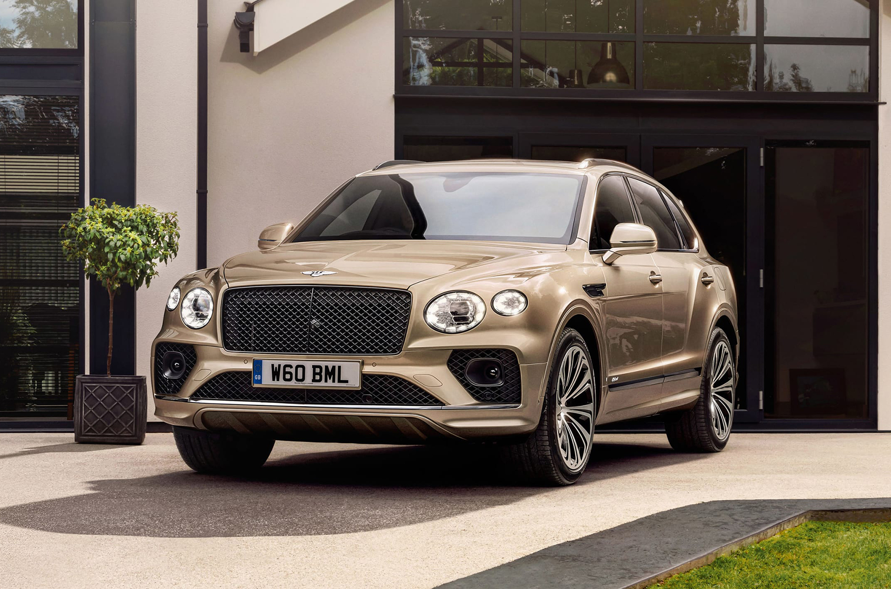 Представлен обновленный гибрид Bentley Bentayga Представлен обновленный гибрид Bentley Bentayga Новости