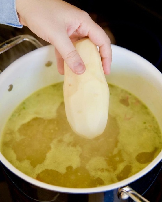 Зачем замачивать колбасу в кипятке: 7 кулинарных лайфхаков, которые с руками оторвут и новички, и опытные повара Зачем замачивать колбасу в кипятке: 7 кулинарных лайфхаков, которые с руками оторвут и новички, и опытные повара чтобы, которые, минут, тесто, времени, пельмени, кастрюлю, можно, использовать, который, молоко, будет, колбасу, хочет, хозяйки, блюдо, слишком, опустите, блинов, более