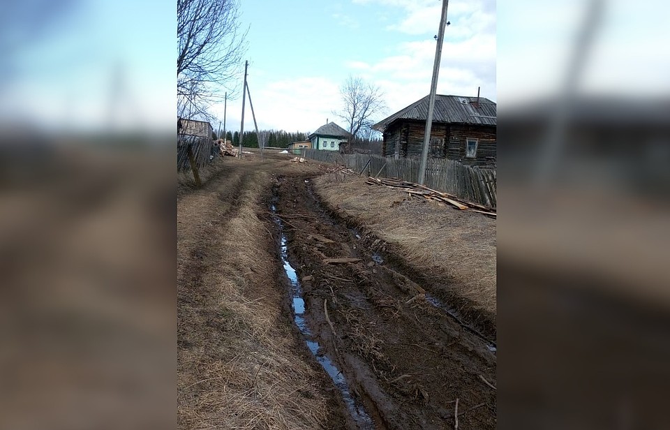 «Хотел сделать как лучше». Пенсионеру из Прикамья грозит штраф в 5 тысяч за ремонт дороги 