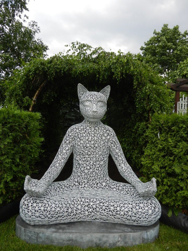 Медитирующий кот "Тихвами" от сварщицы Александры Ивлевой