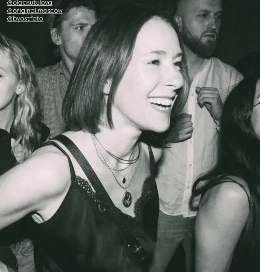 Аглая Тарасова с экс-бойфрендом Антоном Филипенко и его новой девушкой, Ольга Сутулова, Сергей Жуков с женой и дочерью посетили вечеринку в Москве Григорий, Гухман, Филипенко, Аглая, Енакаева, Чехов, Ксения, Игорь, Жуков, Тарасова, Уколова, ИльяшенкоПолина, ЖуковаЛукерья, ВерникНа, Ильевская, Света, ИльевскаяДиана, Москве, московском, прошло