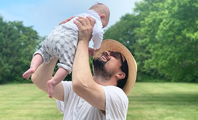 Данила Козловский показал четырехмесячную дочь