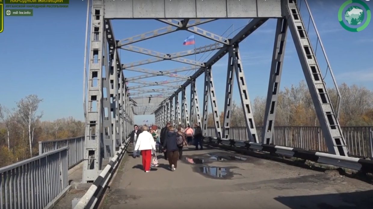 Временный мост на КПП «Станица Луганская»