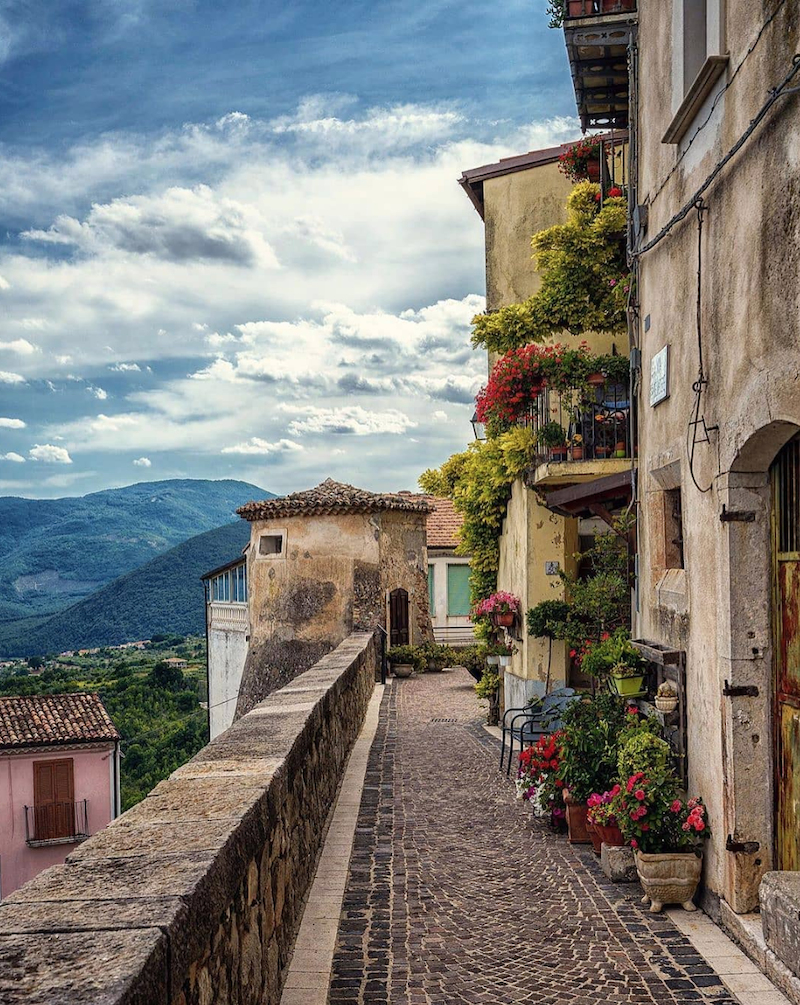 Этот регион Италии станет платить вам €700 в месяц за то, что вы будете здесь жить жилье,Италия,о недвижимости