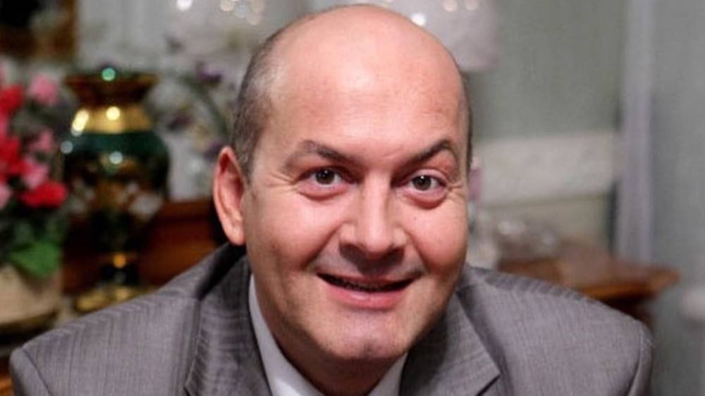 Похоронивший жену актер Гришечкин закрутил роман с продюсером Бичаровой