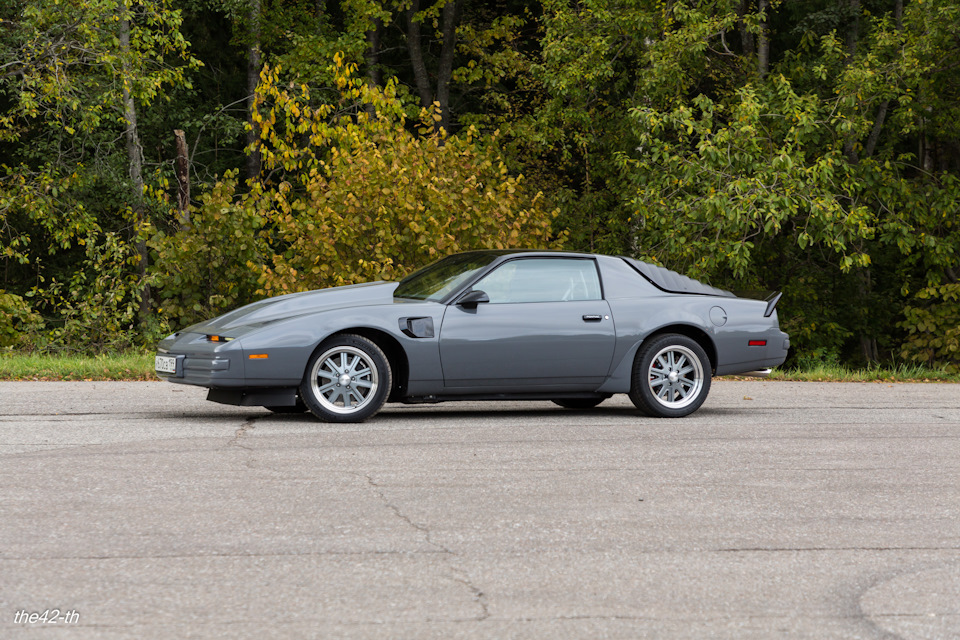 Маленькая девочкая и большие машины Маленькая девочкая и большие машины авто и мото,автомобили,автомобиль,история,машины,Россия,тюнинг