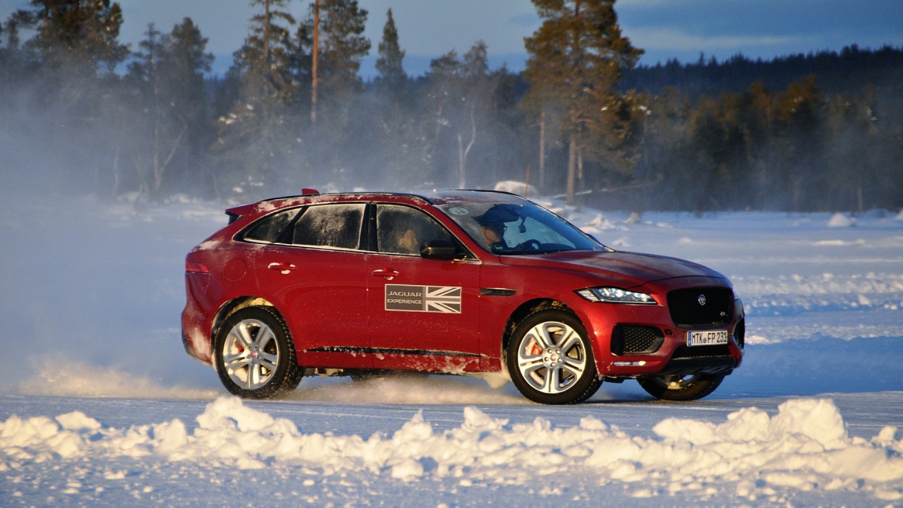 Пять причин отправиться в зимнюю школу вождения Jaguar Land Rover. Фото 7