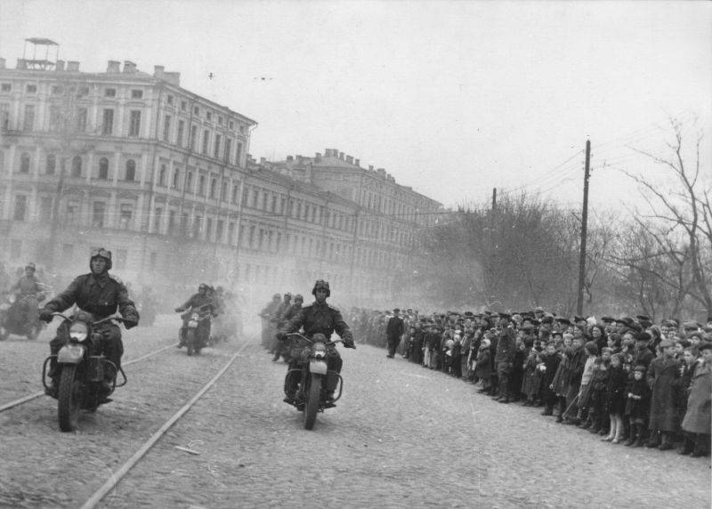 Подвиги «мотоциклистов Сталина» история