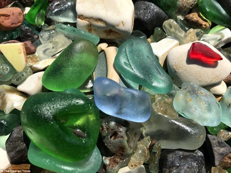 Китайские туристы уничтожают пляж во Владивостоке