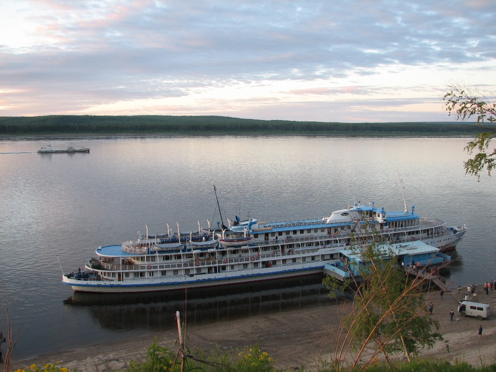 Подкаменная Тунгуска. Вечер в Бору Подкаменная, Подкаменной, Тунгуска, теплоход, горизонтом, нашем, протяжении, заповедника, Центральносибирского, Ванавара, солнце, течение, пороги, устье, Енисея, проходит, километров, Тунгуски, берёз, живут