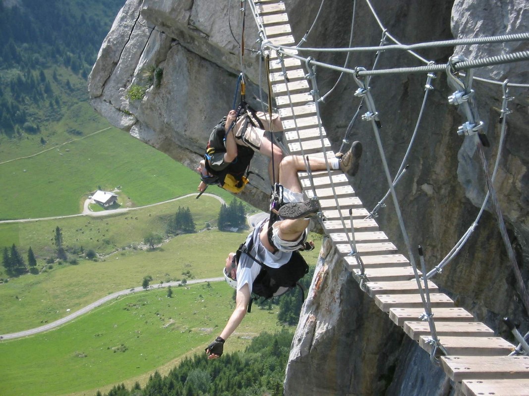 Via Ferrata - железная тропа - не дай бог кому-то на нее попасть! Via Ferrata - железная тропа - не дай бог кому-то на нее попасть!