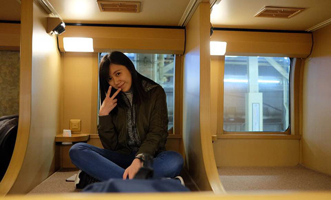 Смотрим плацкарт в японском ночном поезде. Все пассажиры спят на одной большой полке места, поезде, путешествие, решил, только, большую, Express, поезда, одной, длинную, собой, плацкарт, представляет, полку, каждому, колоритом, японским, гостю, Ночные, самый