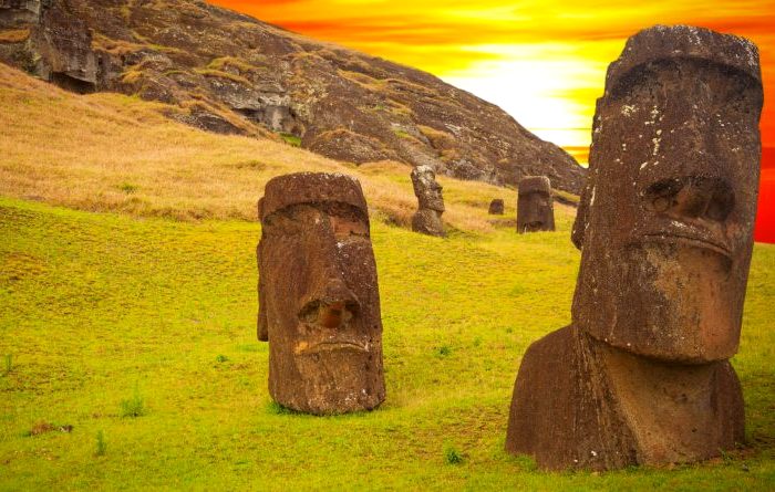 Ближе всех к точке Немо живут на острове Пасхи. /Фото: wp.com