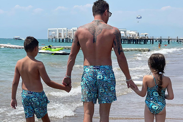 Агата Муцениеце о разводе с Павлом Прилучным: "Конечно, я буду хайповать!" Агата Муцениеце о разводе с Павлом Прилучным: "Конечно, я буду хайповать!" Звездные пары